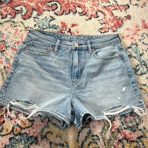 NWOT AE mom shorts